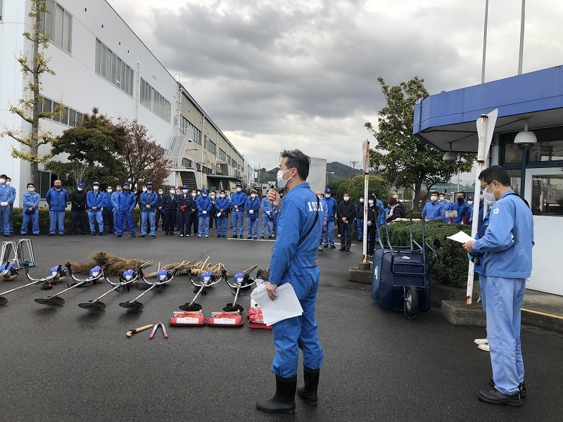 みんなでクリーンアップ！　製造所周辺の清掃活動を行いました