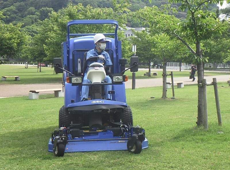 愛媛県松山市　「パークサポーター」城山公園（堀之内地区）の芝刈り清掃美化活動を行いました