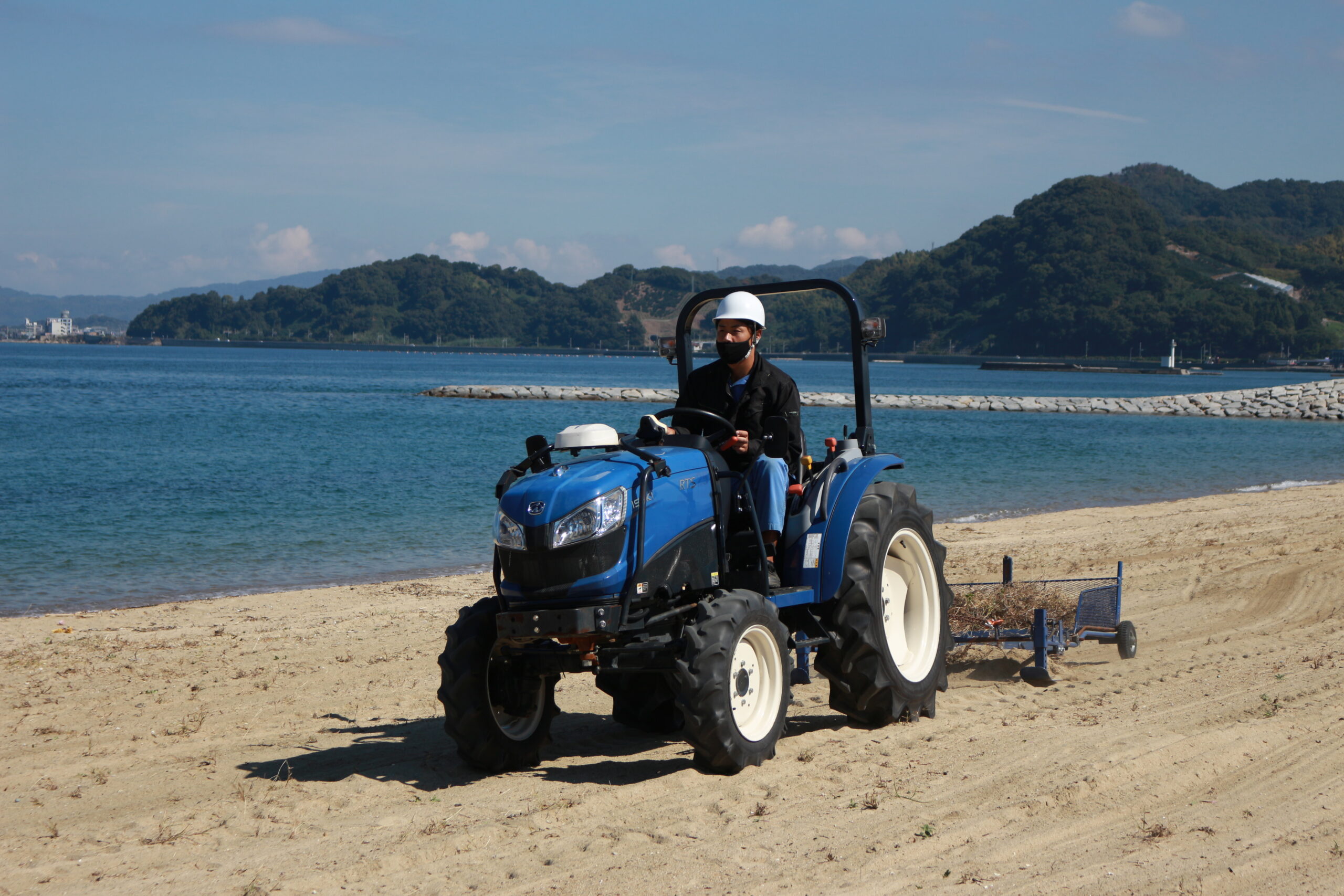 愛媛県「愛ビーチ制度」ビーチクリーン活動を行いました