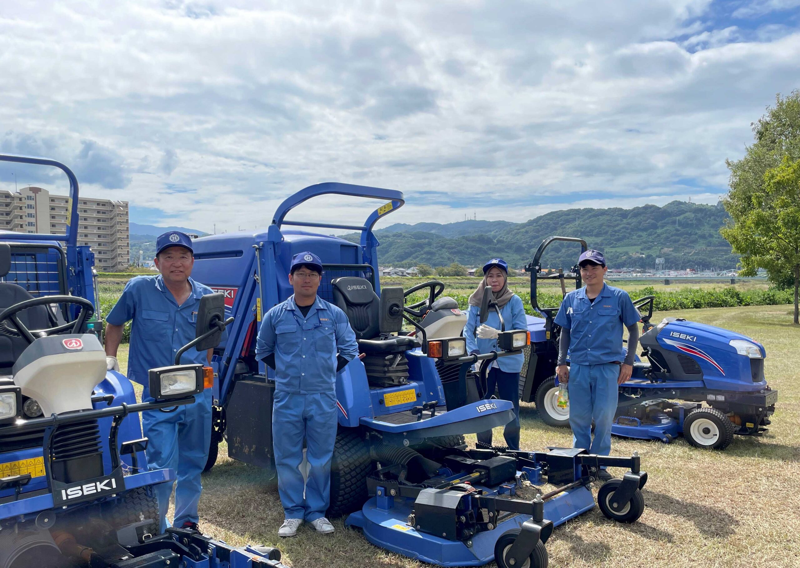 愛媛県松山市 清掃美化活動「パークサポーター」　重信川緑地（森松・浮穴地区）の芝刈り作業を行いました