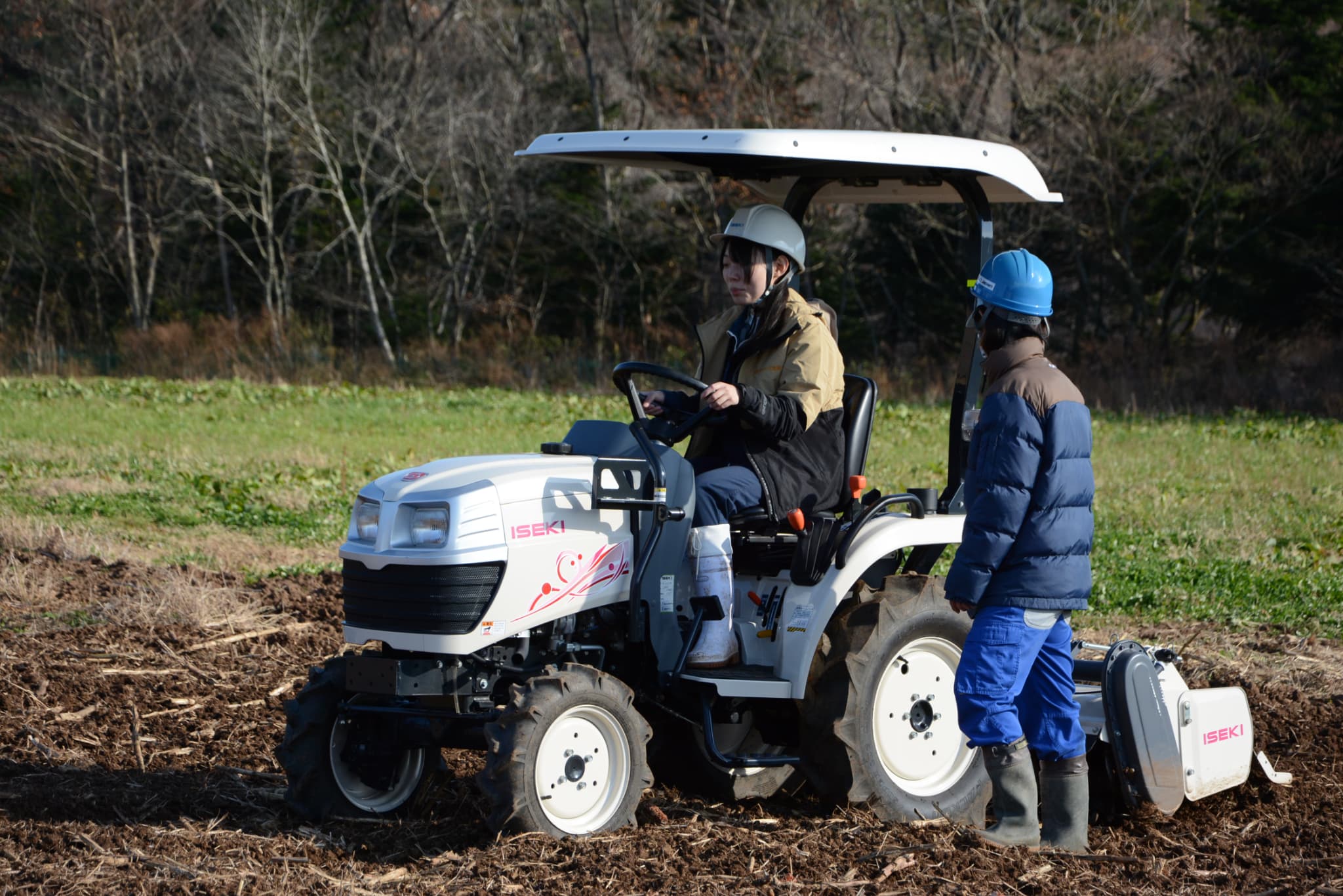 「農業女子プロジェクト」における宮城大学×ISEKIの取り組み～次世代育成を目的に学生向け農機取扱いセミナーを開催～