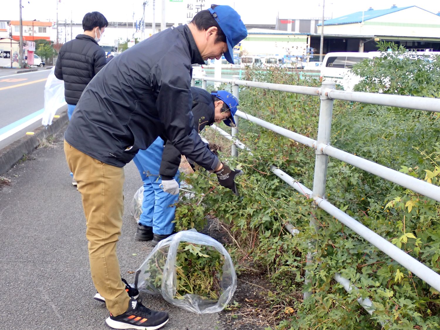 「えひめ愛ロードサポーター事業」清掃活動を行いました