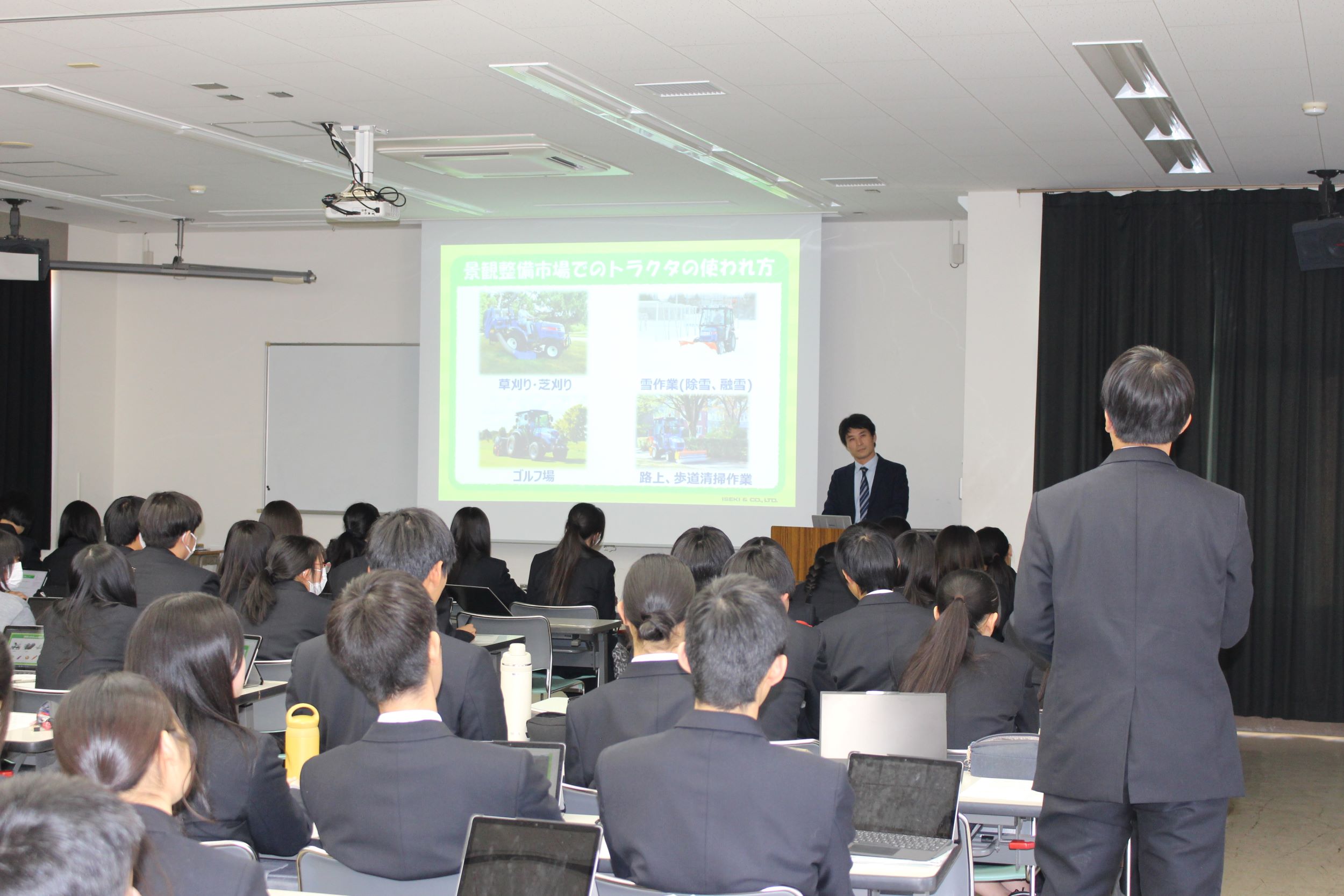 「グローバル人材育成教育」の協働機関として講義を行いました