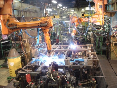 走行フレームロボット溶接機