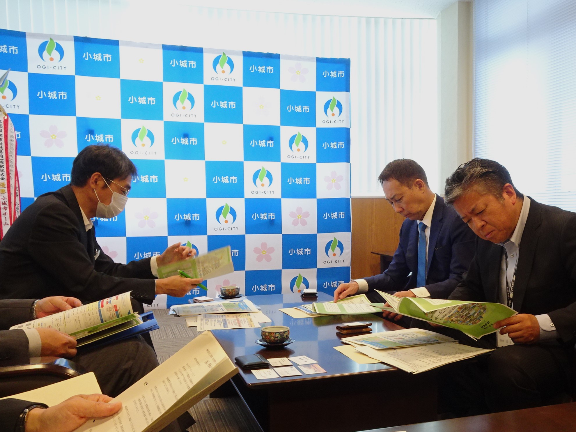小城市長との意見交換を行いました（佐賀県小城市）